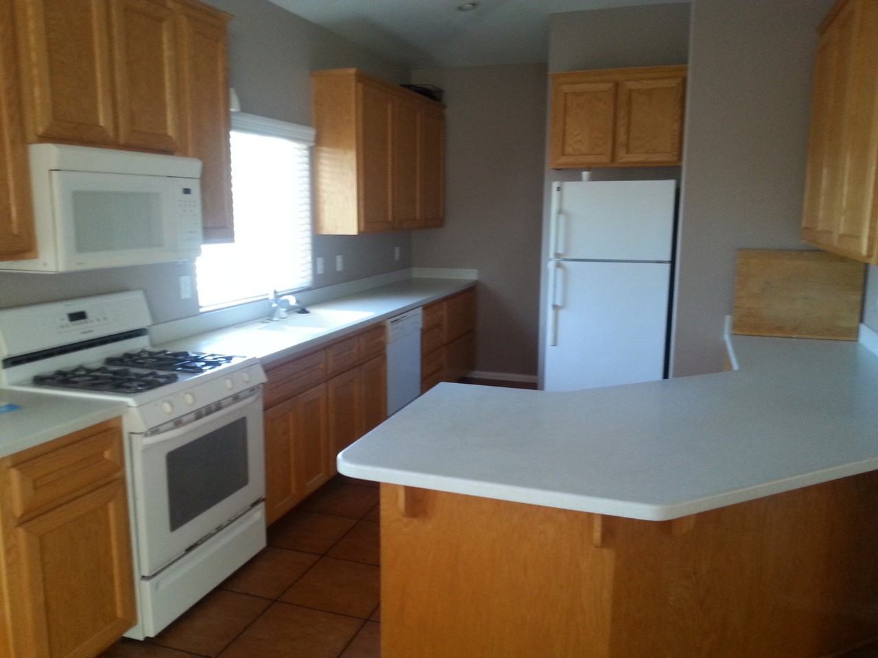 240 Elkwood Ave - Photo 6 of 11