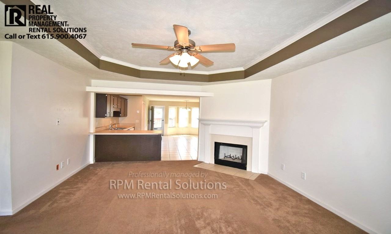 407 Watersedge Ln - Photo 2 of 23