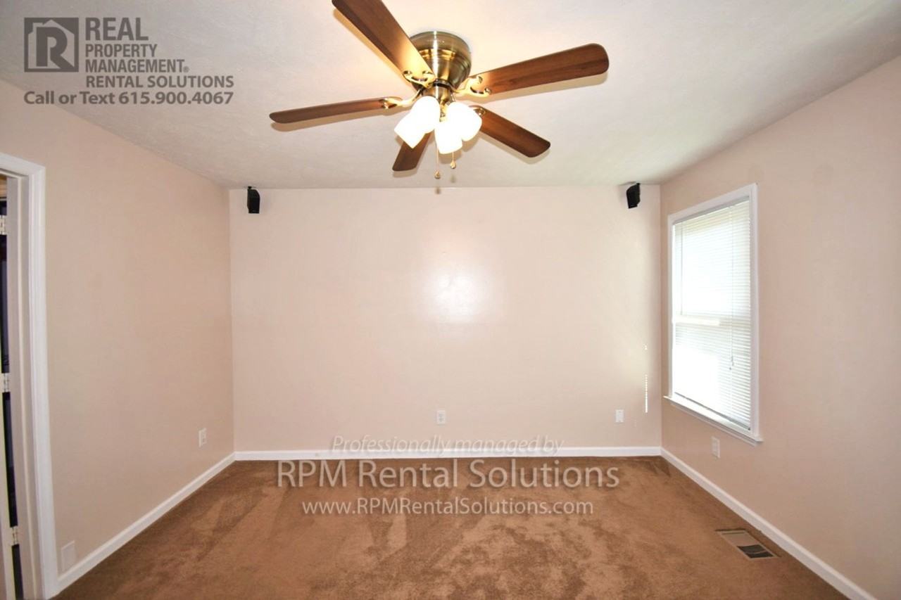 407 Watersedge Ln - Photo 7 of 23