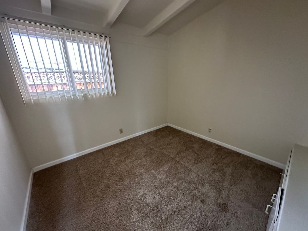 18760 Hanna Dr - Photo 7 of 13