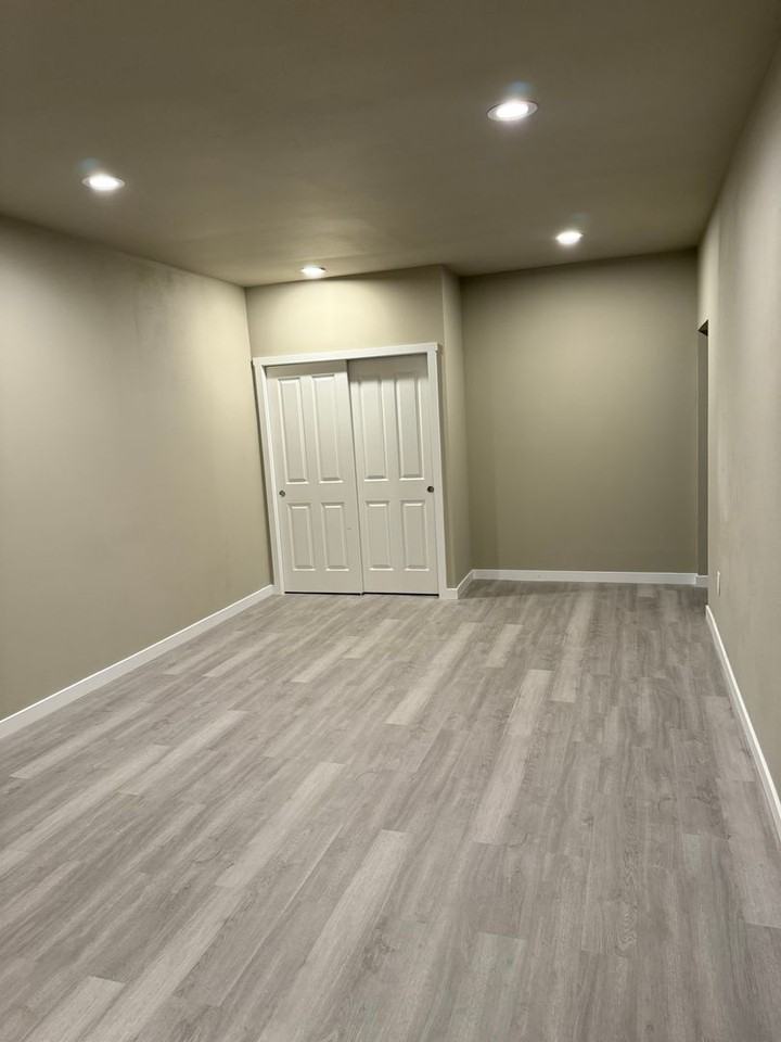 24500 Russell Rd - Photo 2 of 6