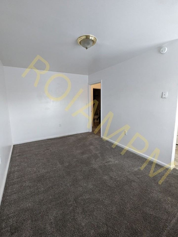 1160 South 4th Avenue - Photo 3 of 6