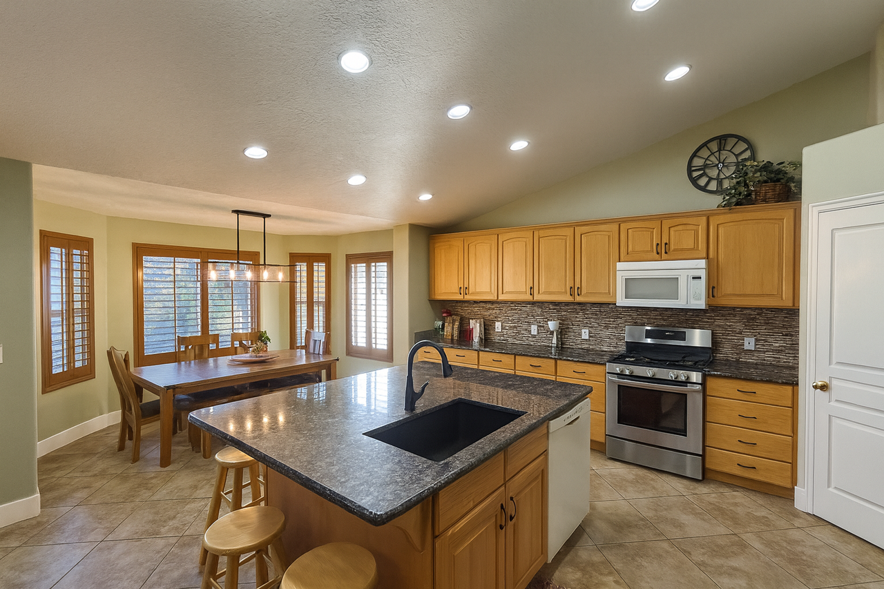 356 East 170 South - Photo 2 of 31