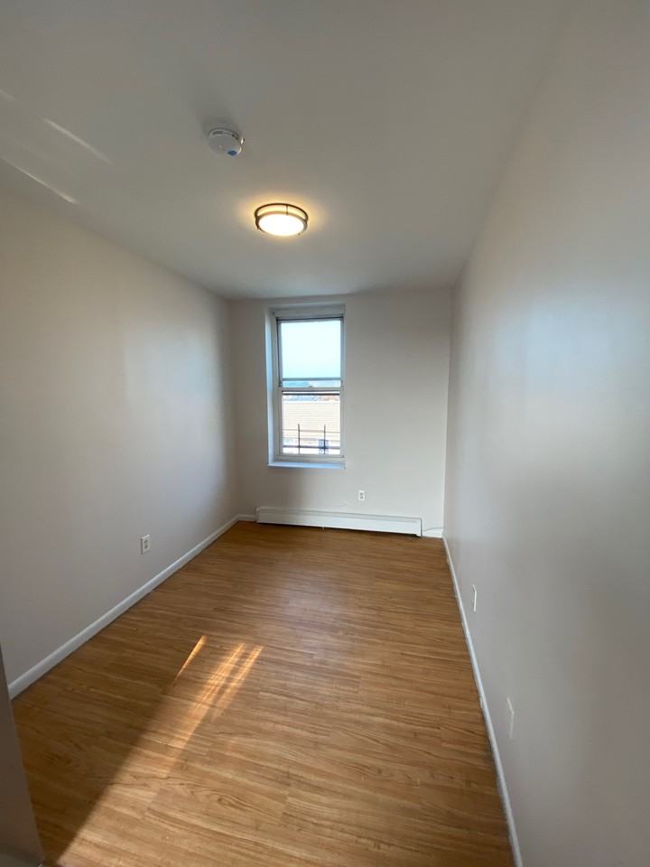 1202 BERGENLINE - Photo 2 of 11
