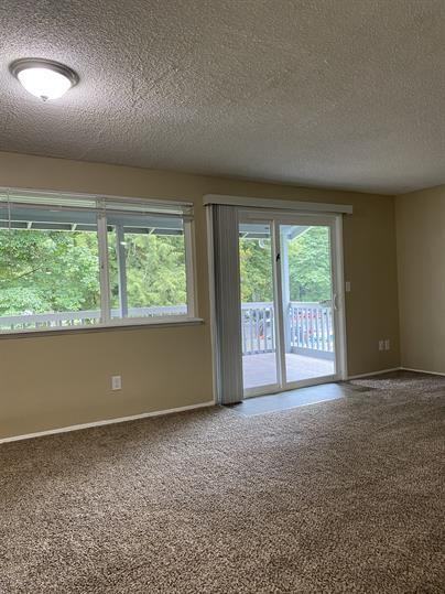 Riverside Manor - Photo 6 of 50