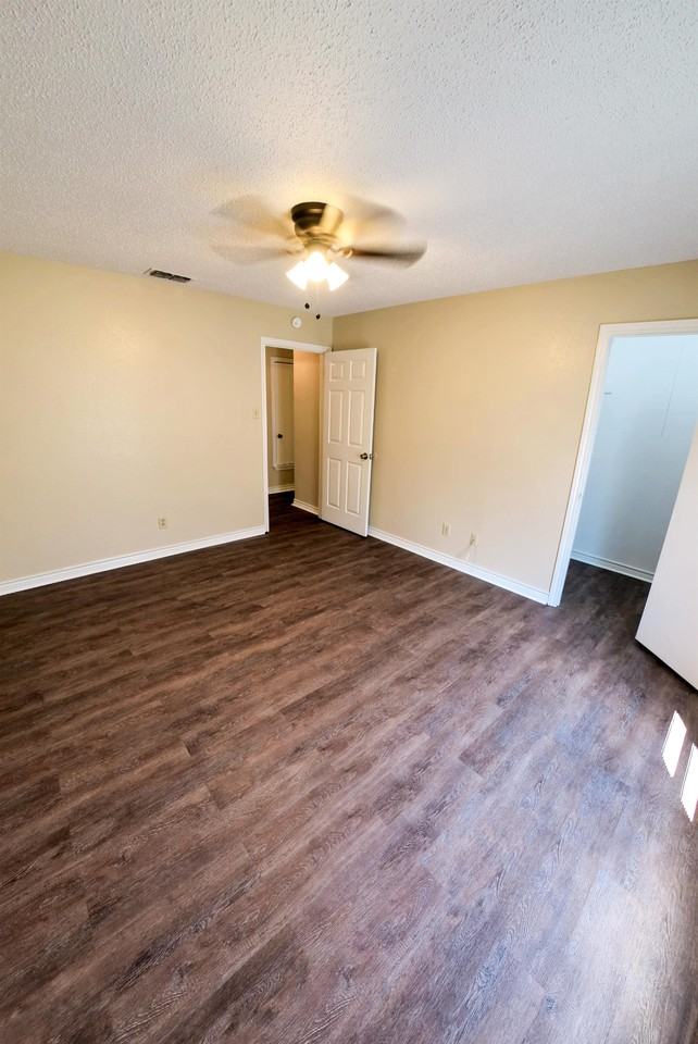 Tyler Duplexes - Photo 7 of 26