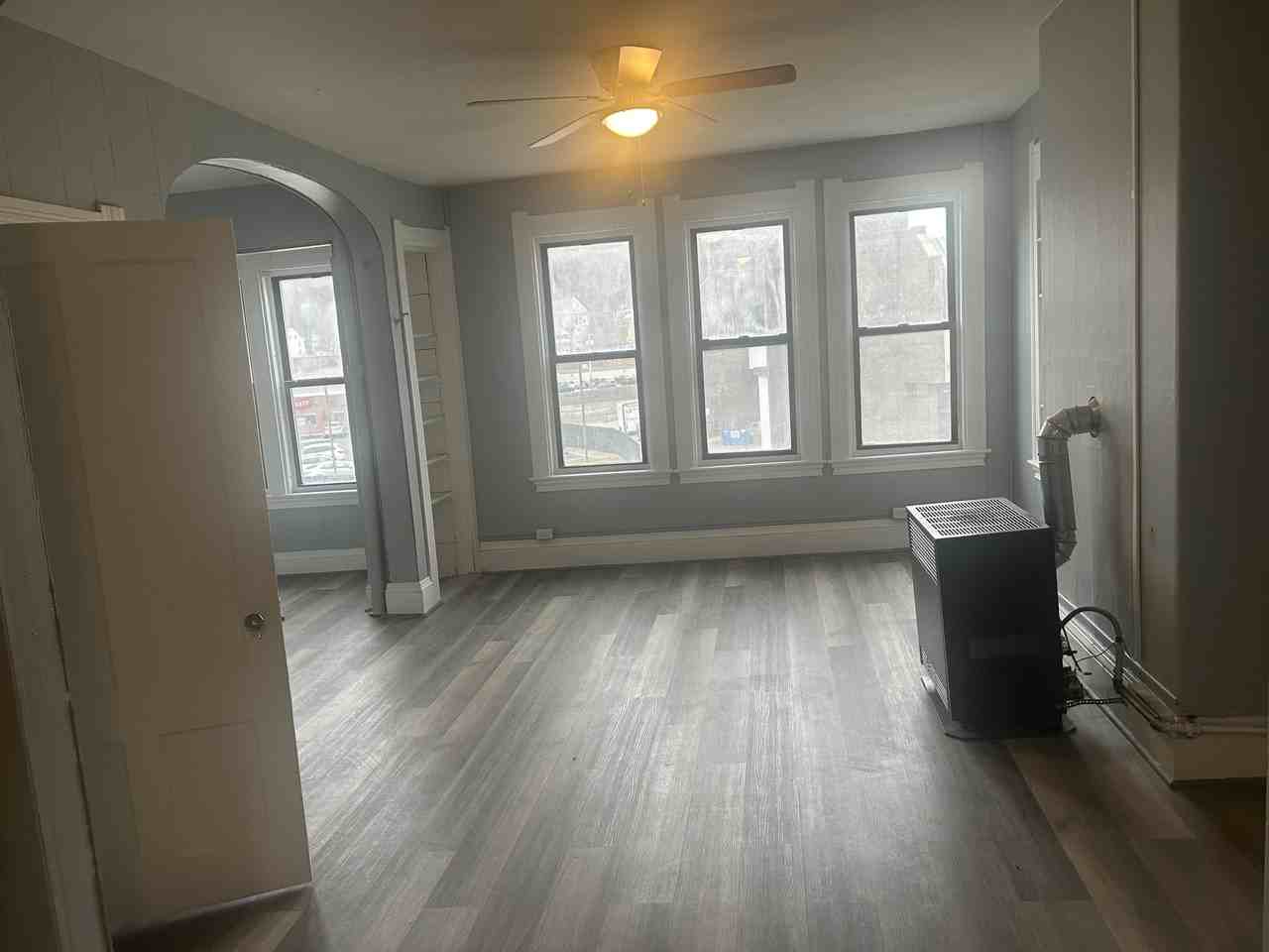 773-779 Main St - Photo 4 of 6