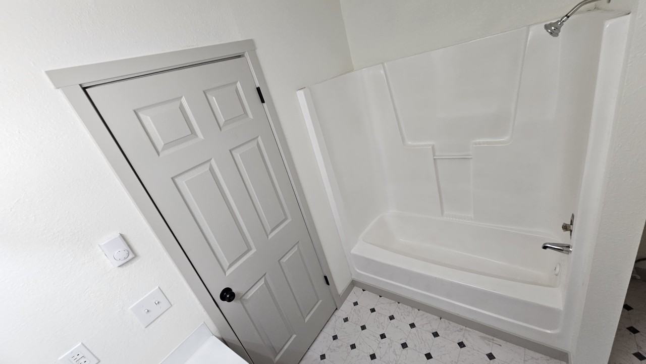 1005  Arthur St - Photo 4 of 20