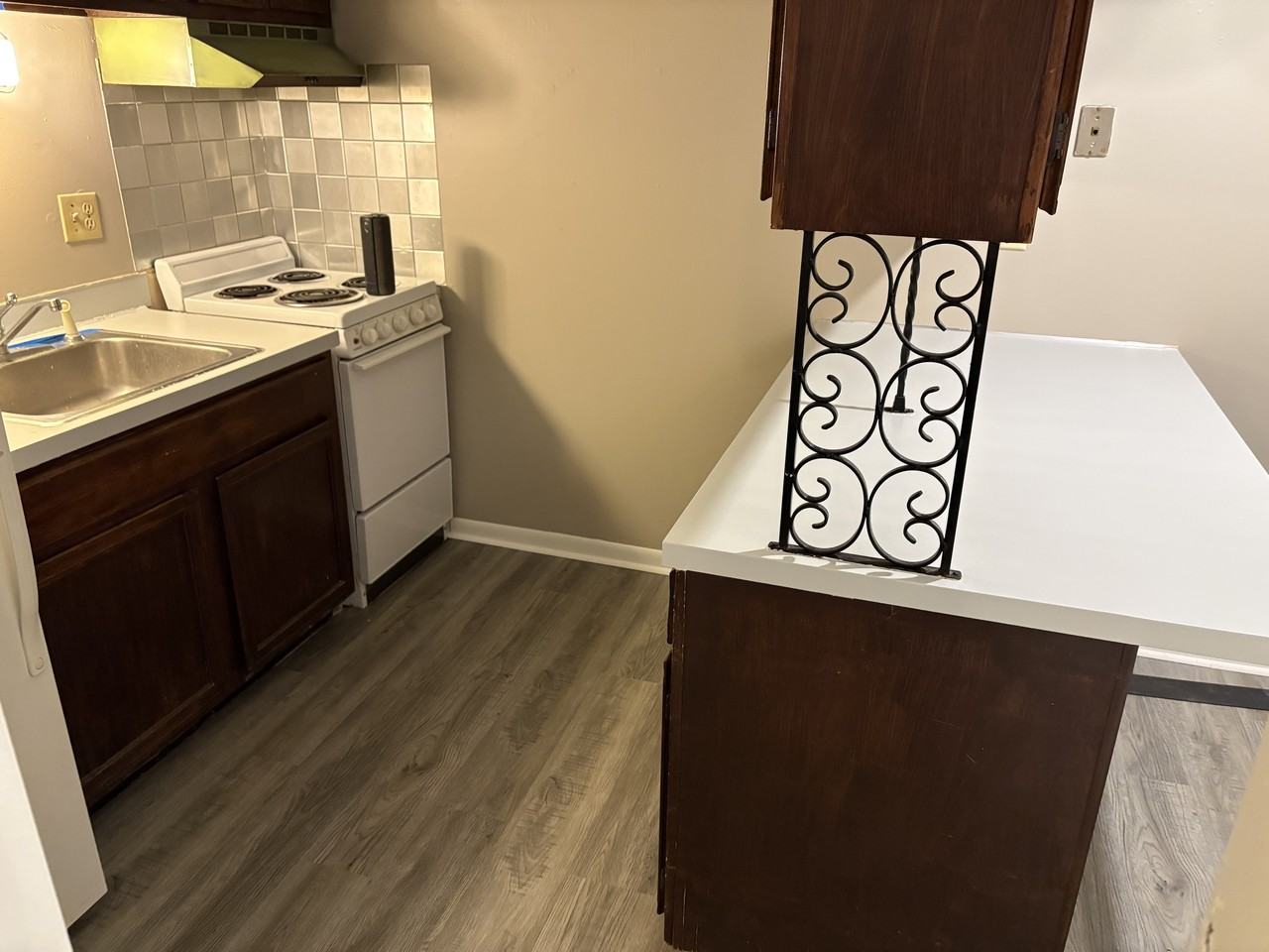 2829 Douglas Avenue - Photo 4 of 11