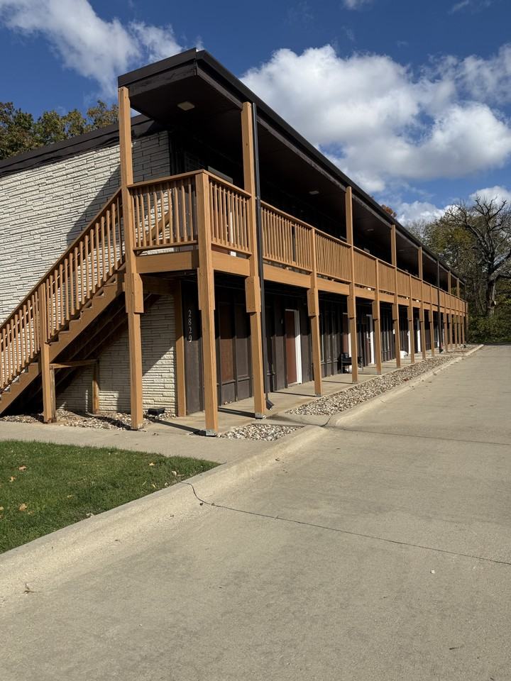 2829 Douglas Avenue - Photo 7 of 11