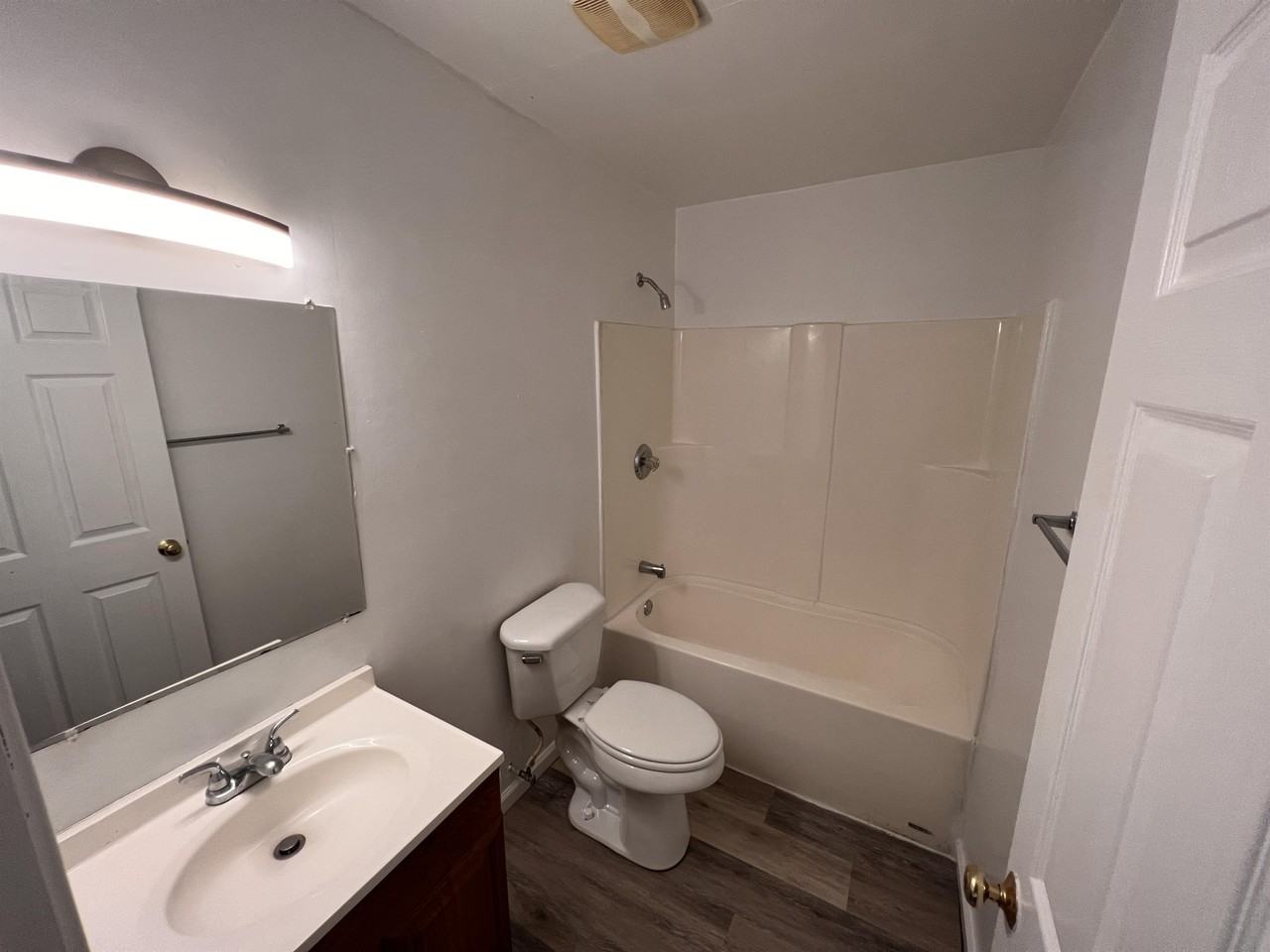 411 East Osborn Sparta IL 62286 - Photo 4 of 8