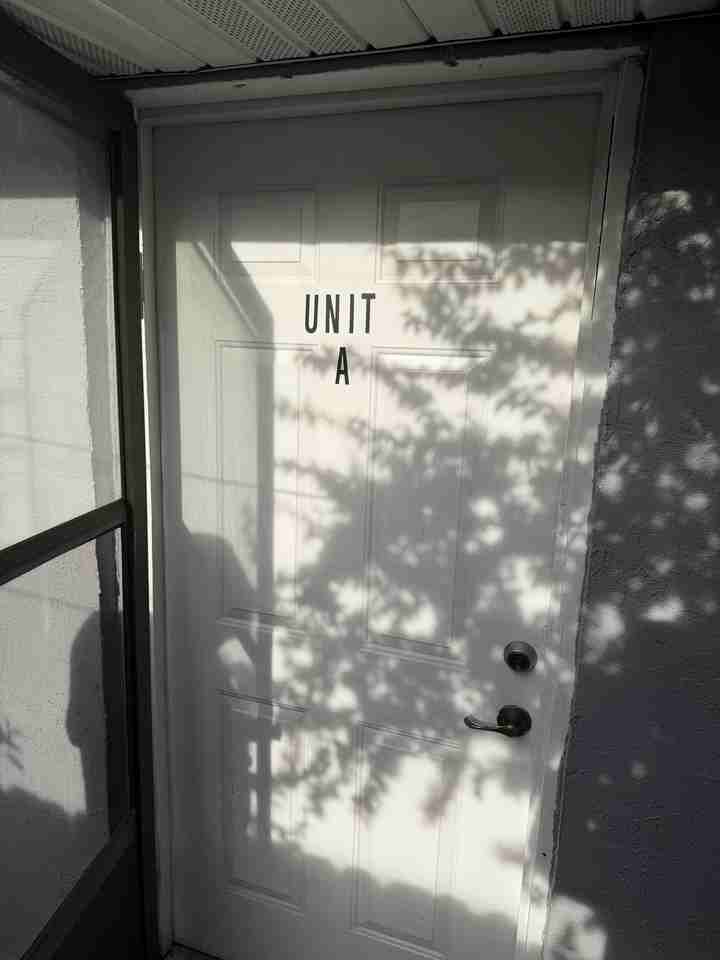 486 Floral Drive - Photo 2 of 8