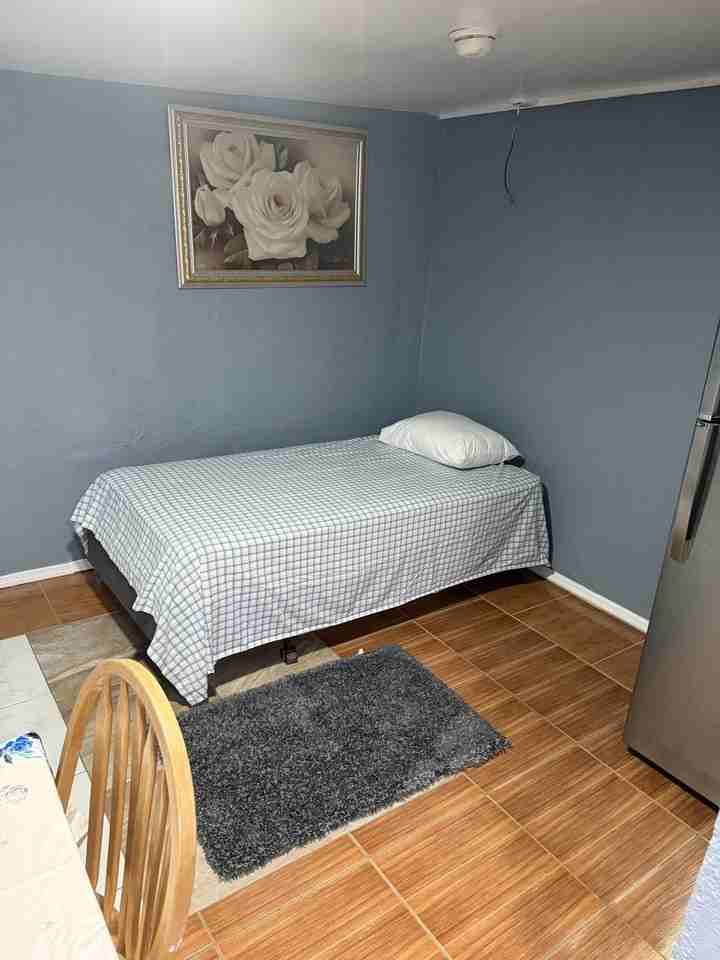 486 Floral Drive - Photo 3 of 8