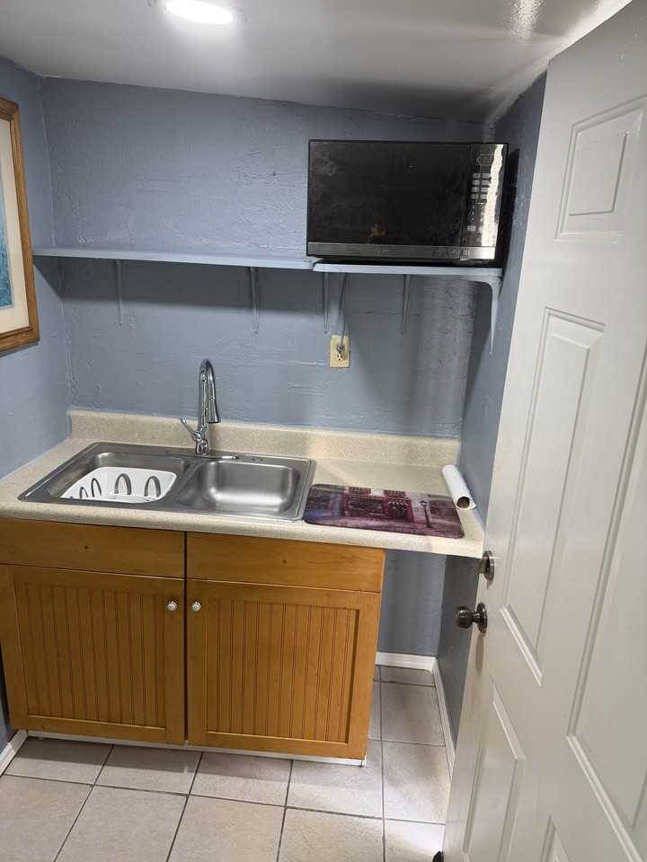 486 Floral Drive - Photo 5 of 8