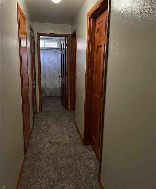 1885 - 1899 32nd Pl NE - Photo 6 of 15