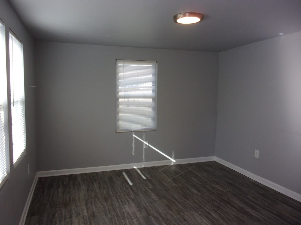 307-A Hall Street - Photo 2 of 12