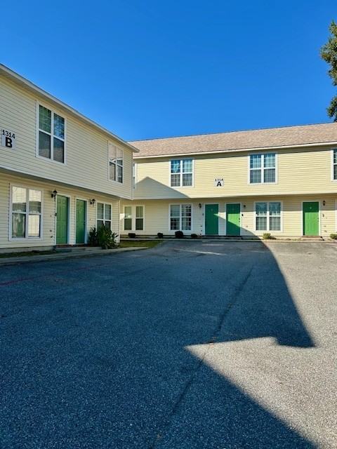 1314 Hasting Dr - Photo 3 of 13