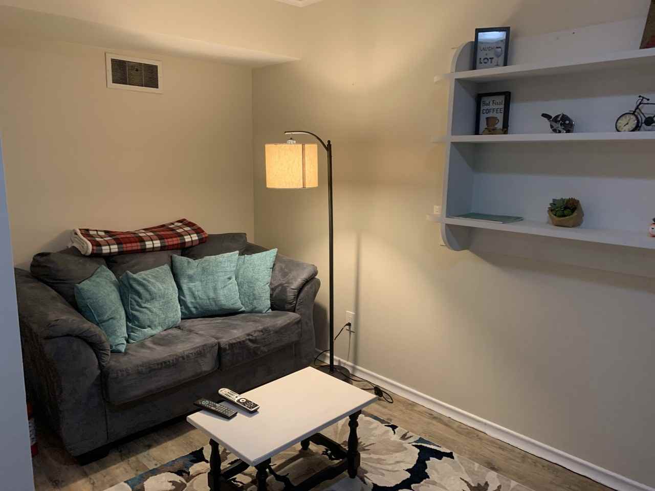 413 Madison - Photo 3 of 7