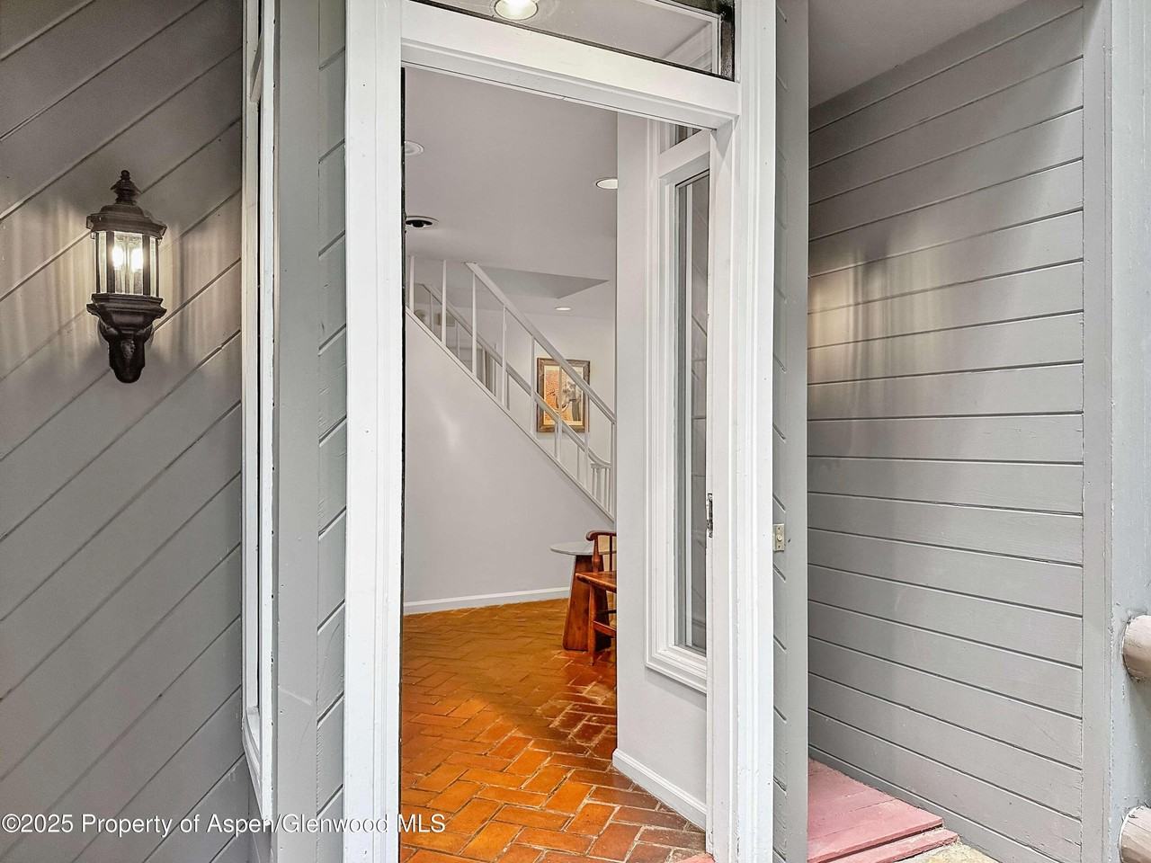 1425 Red Butte Drive - Photo 2 of 35