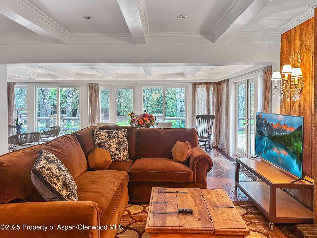 1425 Red Butte Drive - Photo 5 of 35