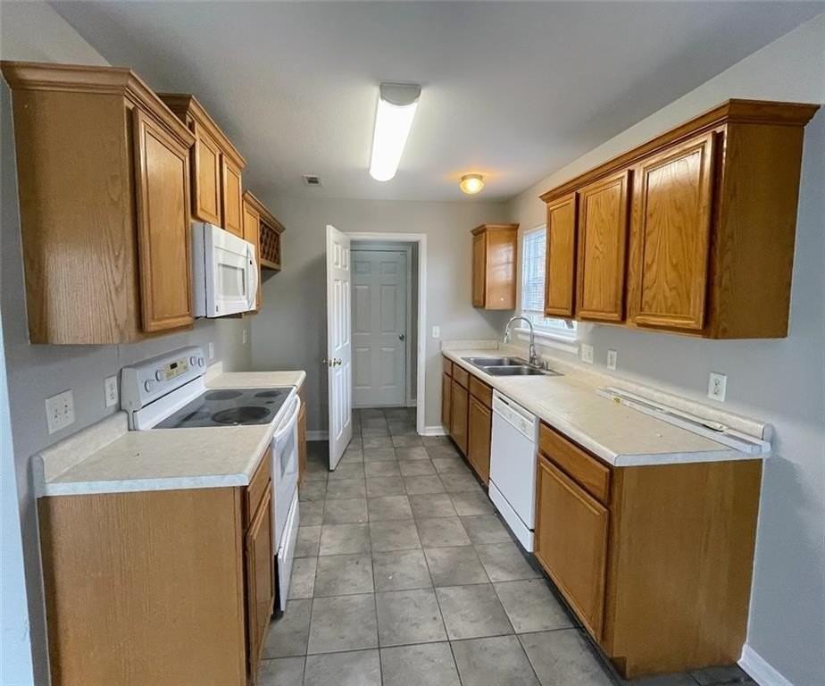 905 Sw Cheyenne Dr - Photo 2 of 10