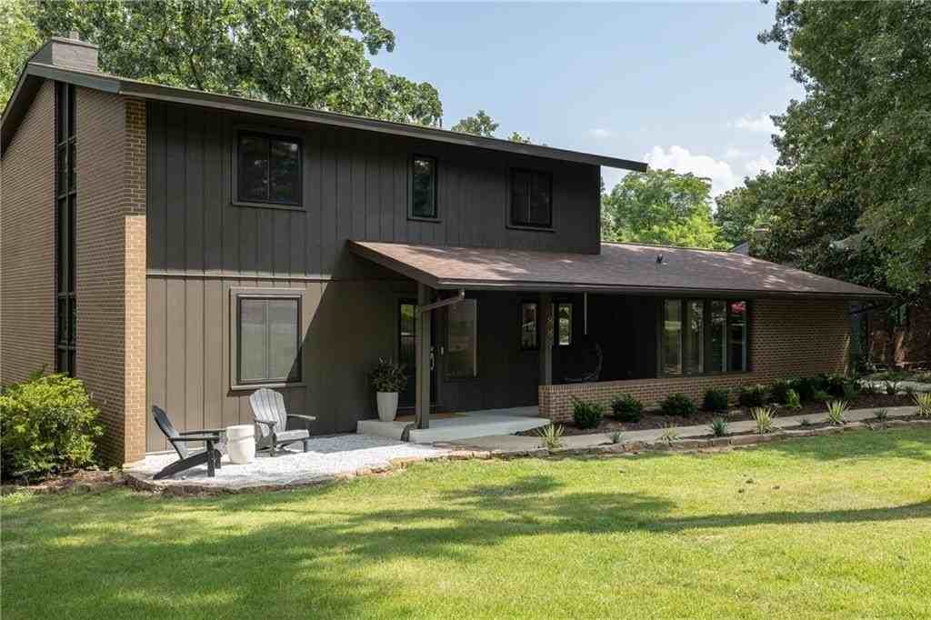 884 N Shrewsbury Ln - Photo 3 of 38