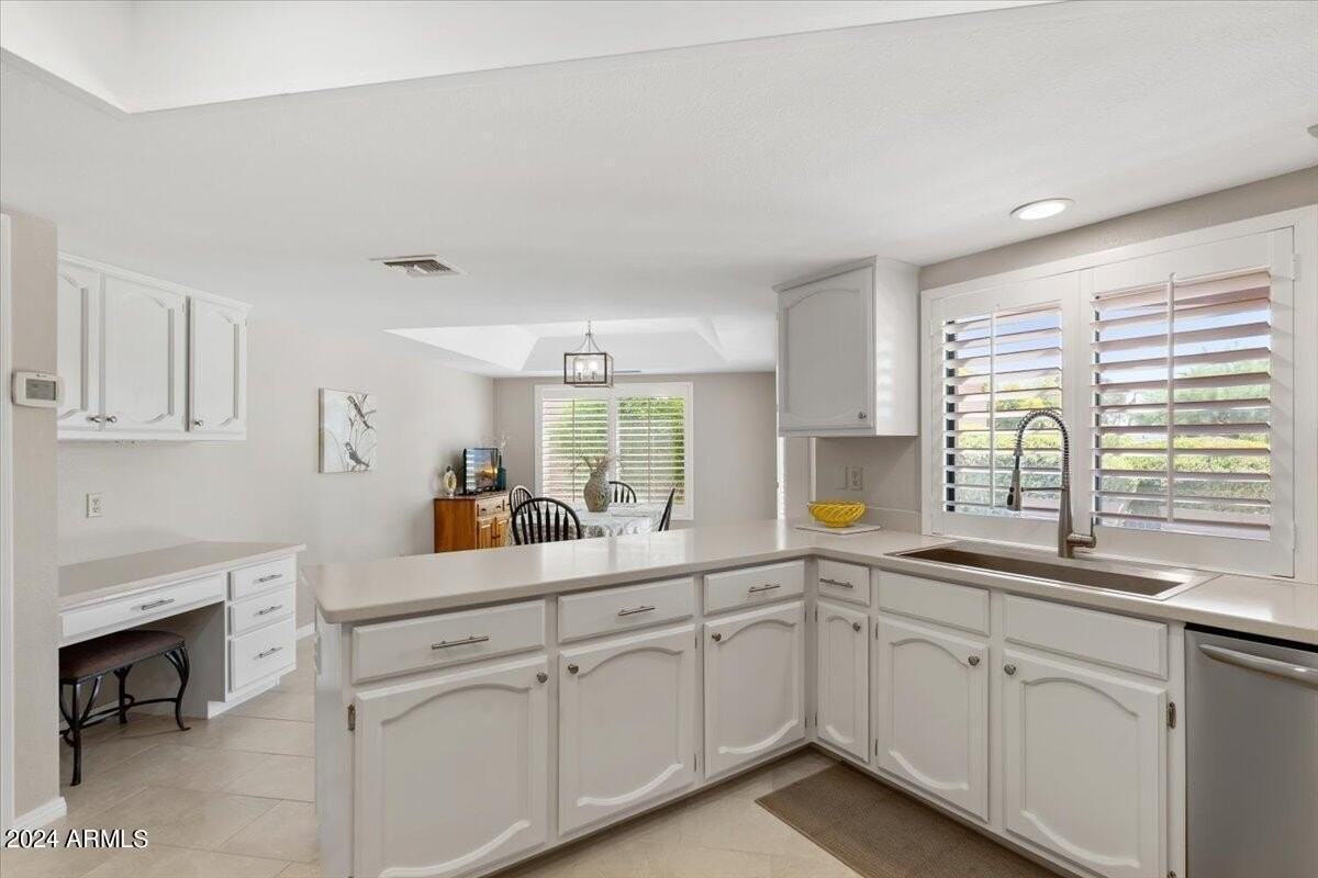 18425 Four Peaks Boulevard - Photo 4 of 50