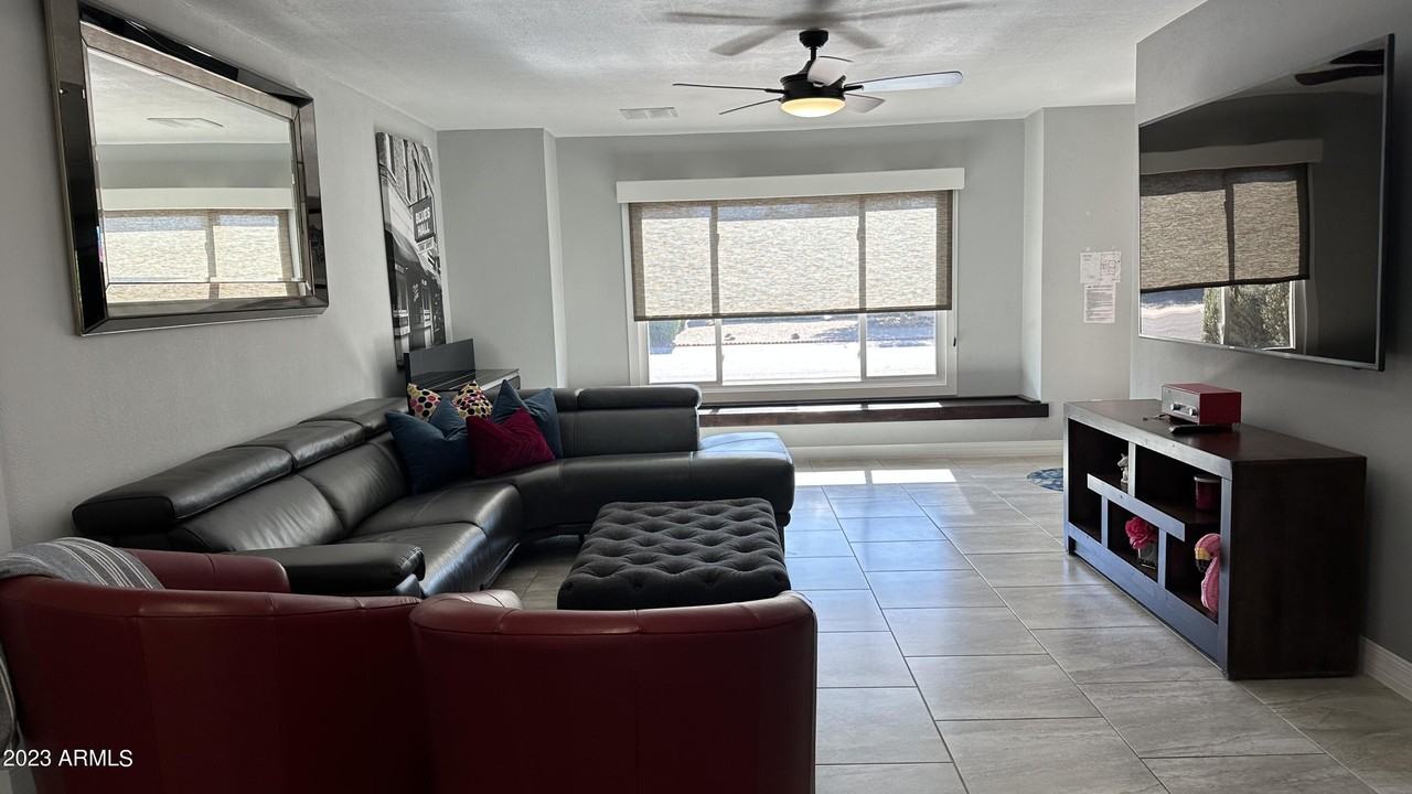 8240 East Turney Avenue - Photo 6 of 38