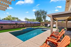 featured image of 42187 W Chisholm Dr