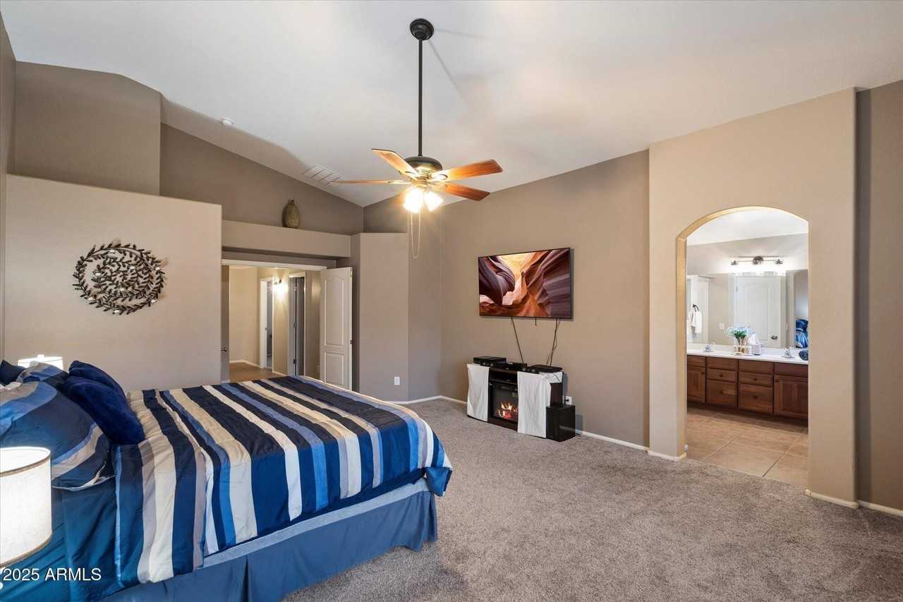 42187 West Chisholm Drive - Photo 5 of 32