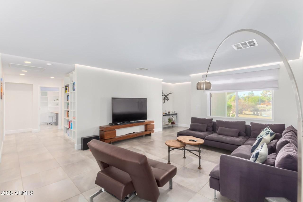 5129 Presidio Road - Photo 5 of 38