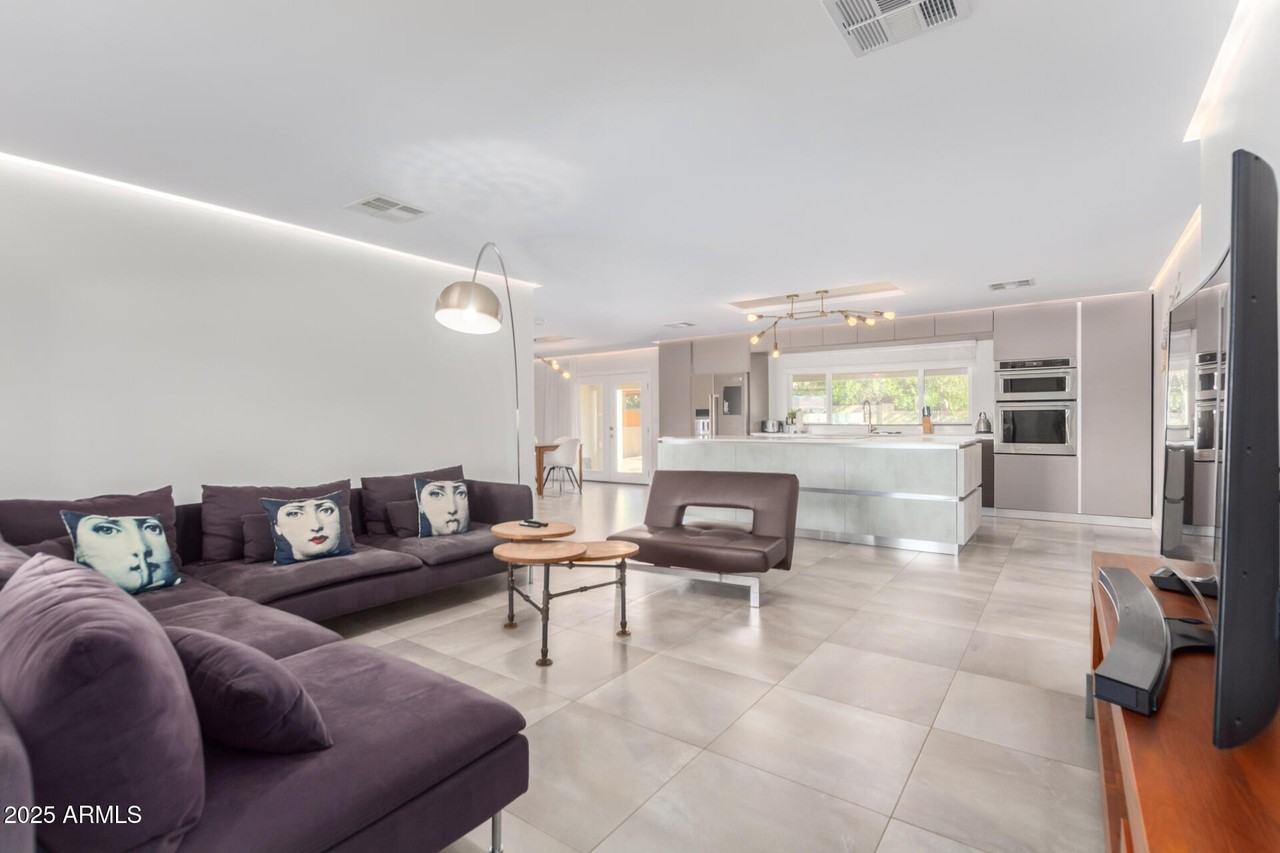 5129 Presidio Road - Photo 6 of 38