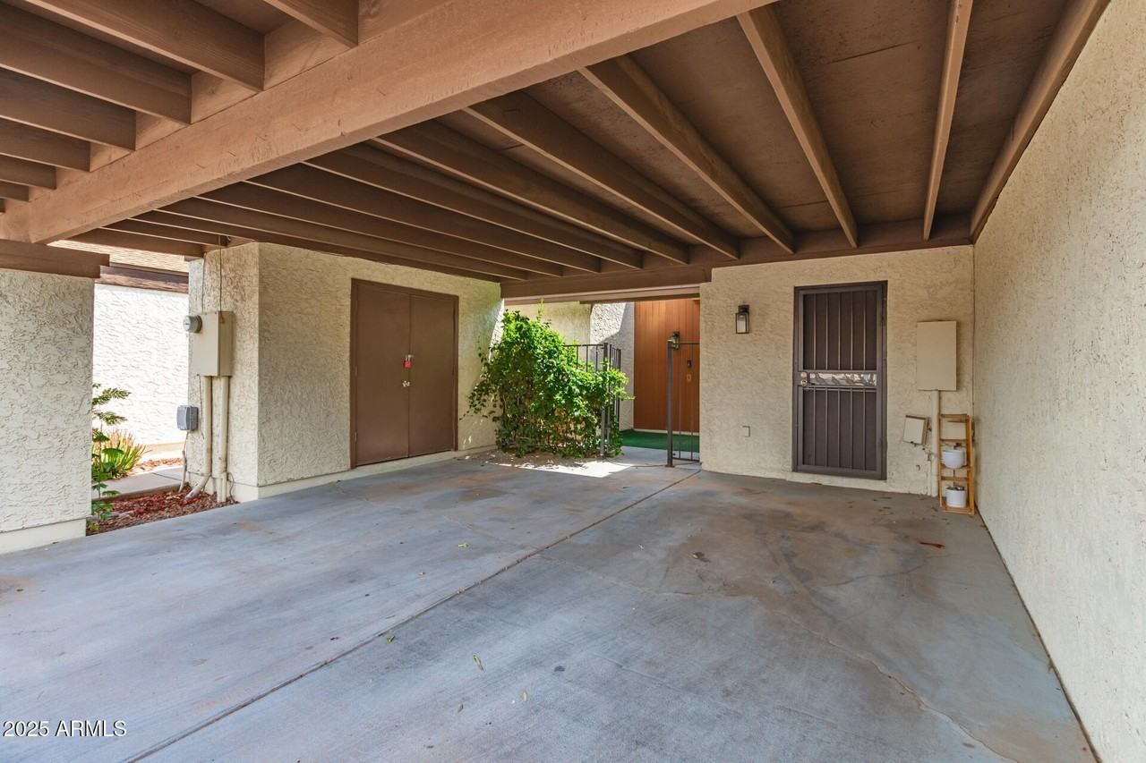 4561 West Mclellan Road - Photo 4 of 32