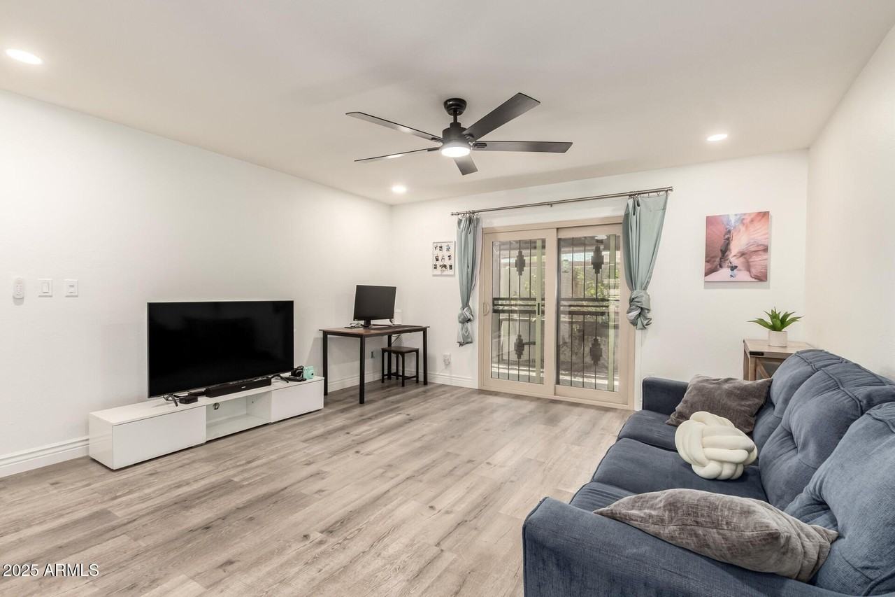 4561 West Mclellan Road - Photo 7 of 32