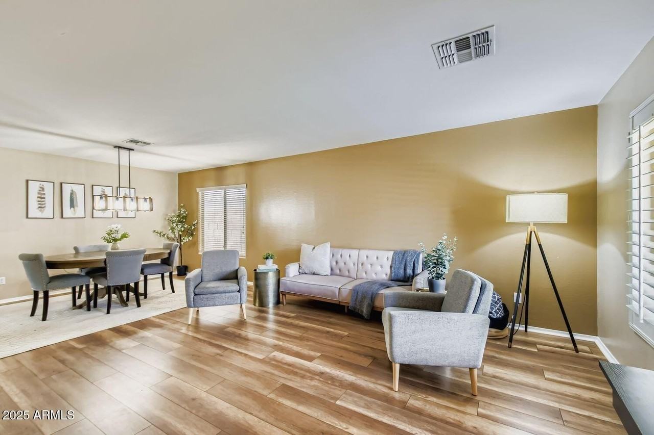 43283 West Maricopa Avenue - Photo 4 of 28