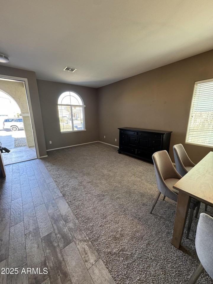 949 E Indian Wells Pl - Photo 4 of 27