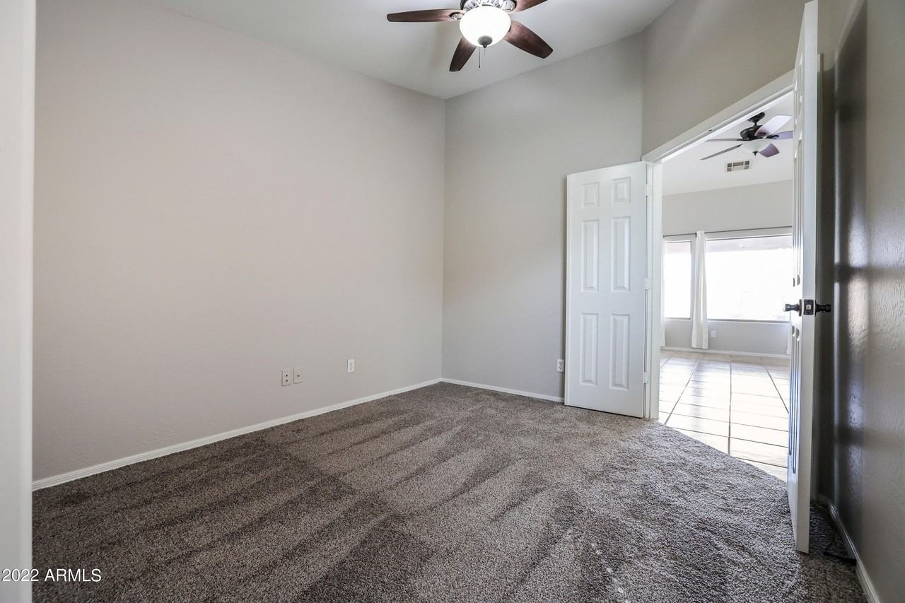 16462 Sandra Lane - Photo 3 of 25