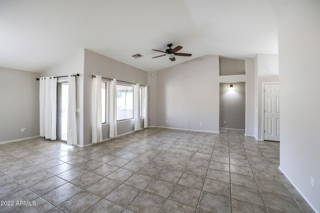 16462 Sandra Lane - Photo 5 of 25