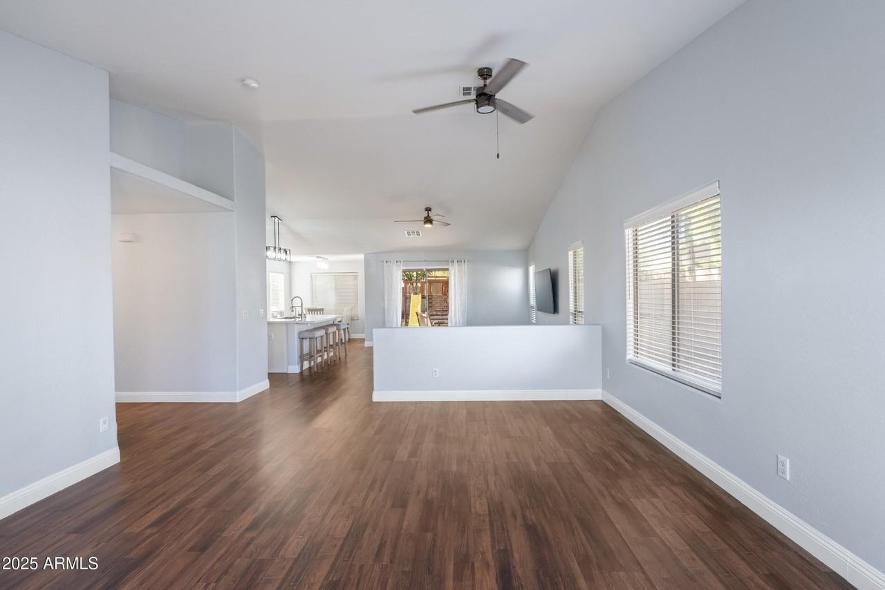 1422 S 230th Ave - Photo 3 of 26