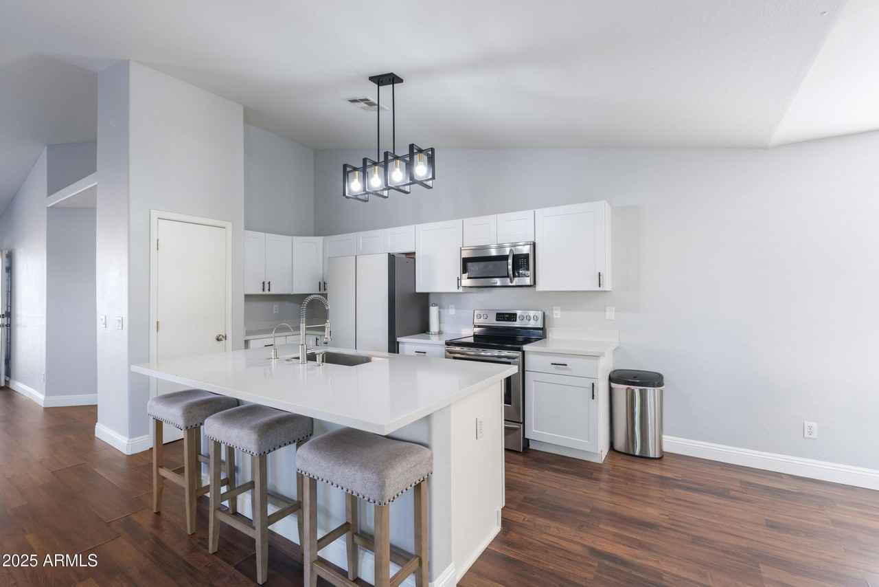 1422 S 230th Ave - Photo 7 of 26