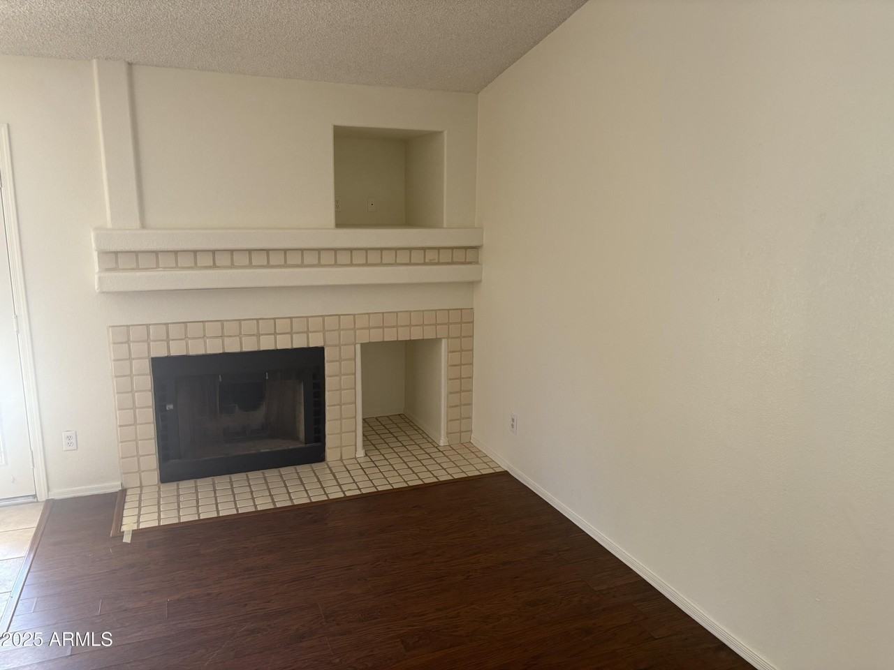 4661 West Whitten Street - Photo 5 of 17