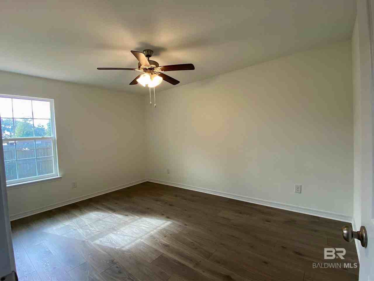 24944 School St - Photo 5 of 6