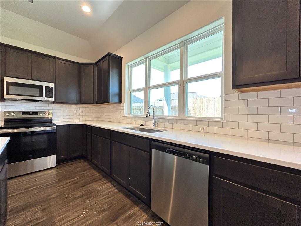 1937 Pinemont View Dr - Photo 3 of 19