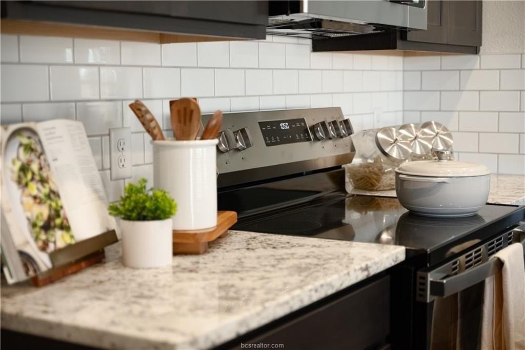 3528 Pointe Du Hoc Loop - Photo 4 of 20