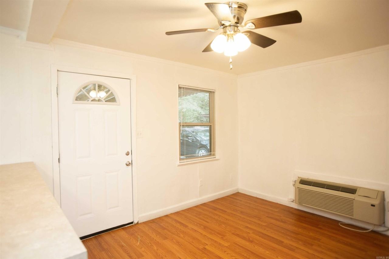 217 Taylor St - Photo 3 of 12