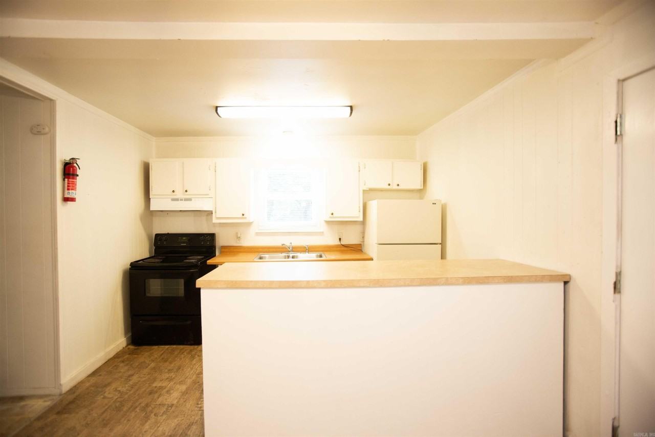 217 Taylor St - Photo 4 of 12