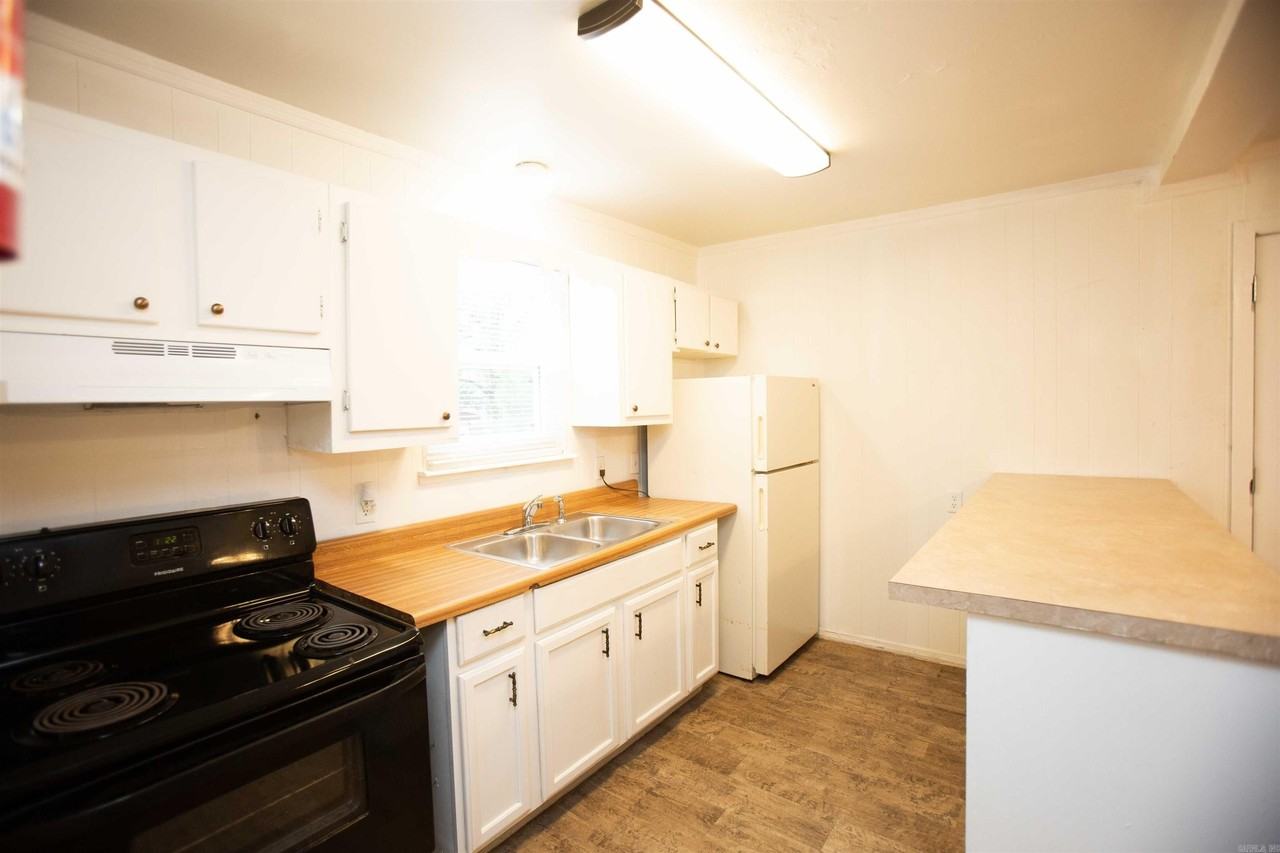 217 Taylor St - Photo 5 of 12