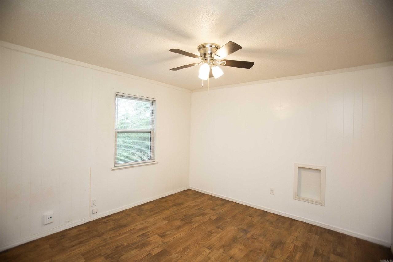 217 Taylor St - Photo 6 of 12