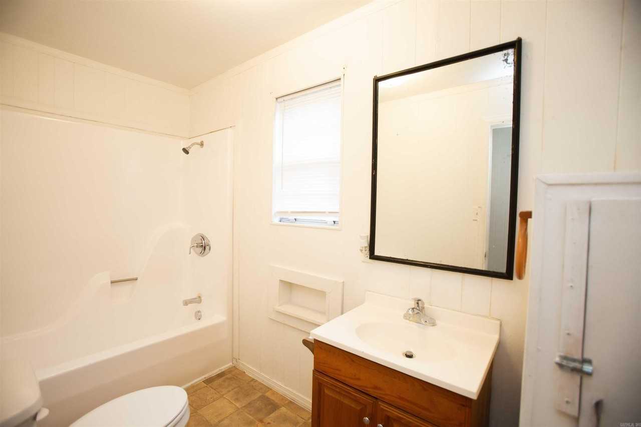 217 Taylor St - Photo 7 of 12