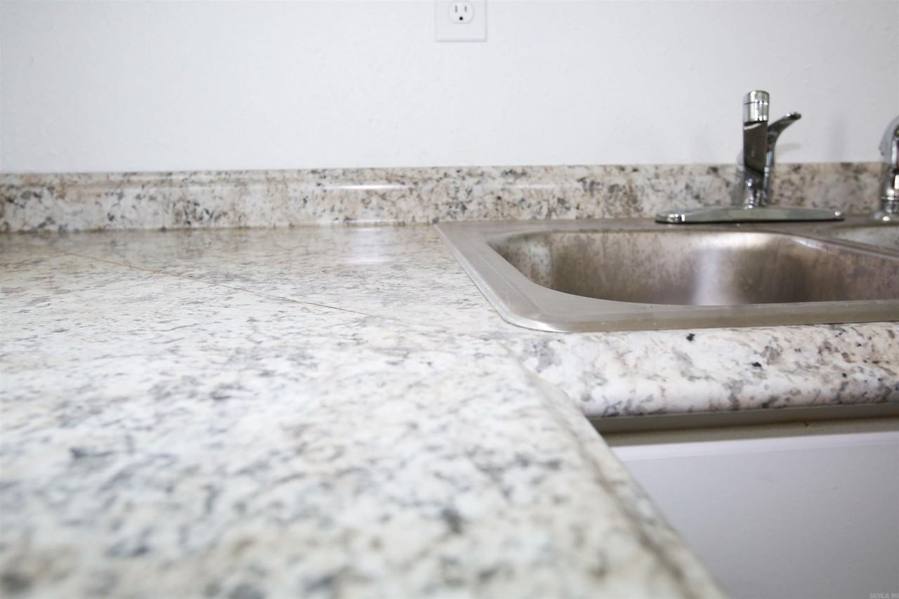 1506 W 35th St - Photo 4 of 10